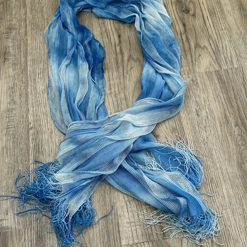 Blue and White Lightweight‎ Wavy Scarf